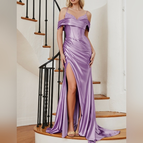 Black,bronze,pink,blue, burgundy off the shoulder satin fitted gown - Picture 3 of 7